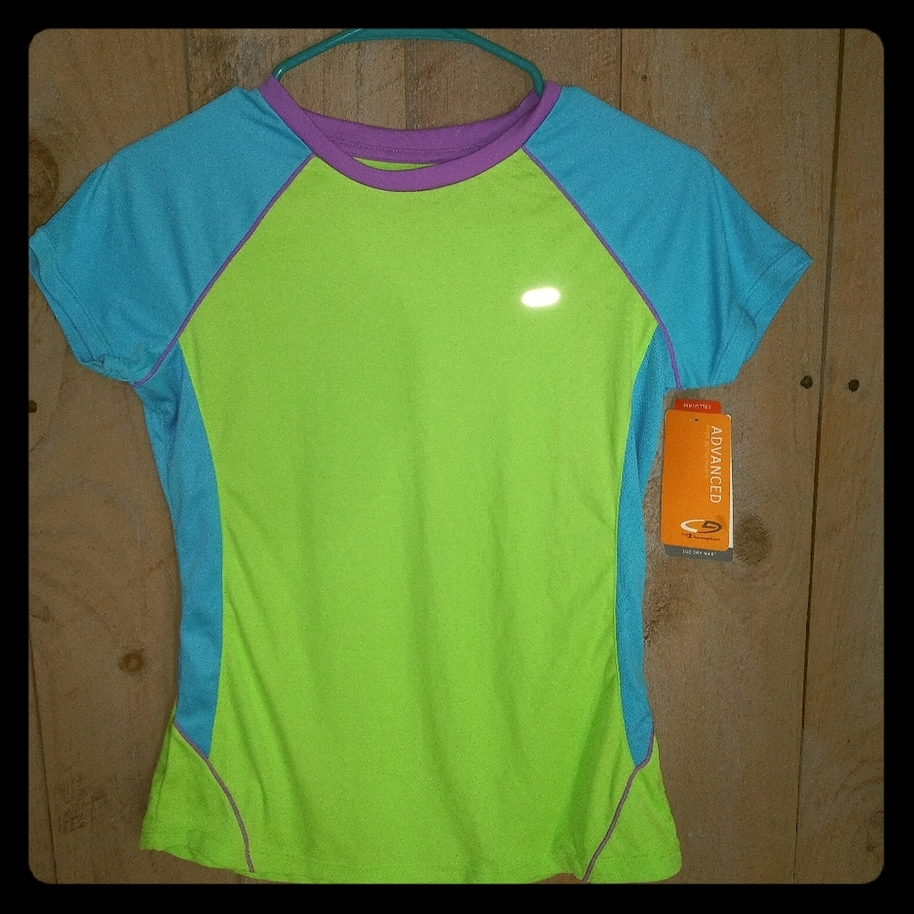 GIRLS. Champion semi-fitted gym shirt size 14-16